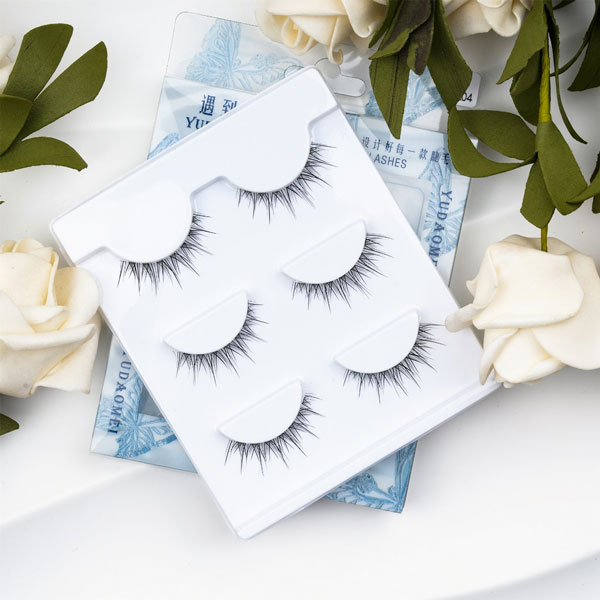 Dosiahnite dokonalý vzhľad anime s riasami Clear Band Manga Lashes